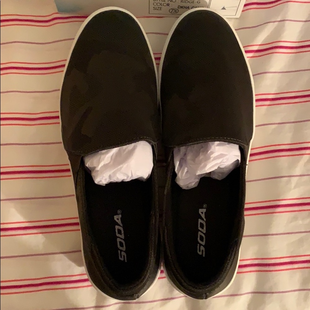 Shoes 👟 - Picture 4 of 5